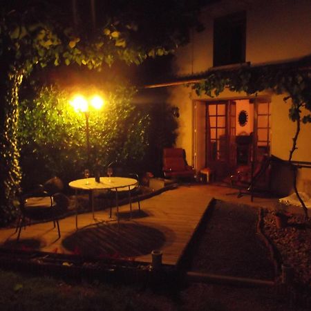 43 Rue Des Quarts Bed & Breakfast Menesplet ภายนอก รูปภาพ