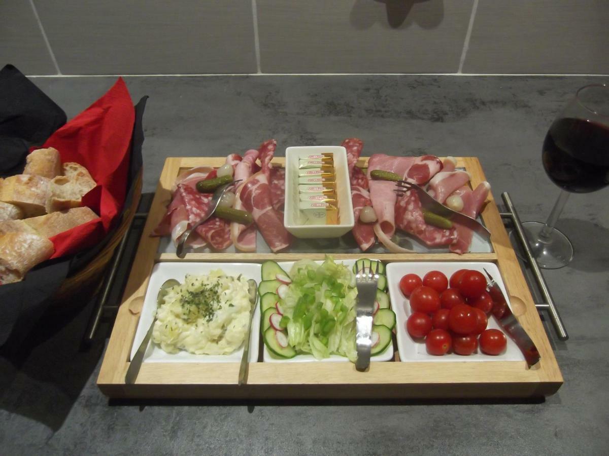 43 Rue Des Quarts Bed & Breakfast Menesplet ภายนอก รูปภาพ