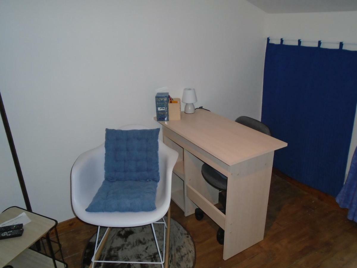 43 Rue Des Quarts Bed & Breakfast Menesplet ภายนอก รูปภาพ